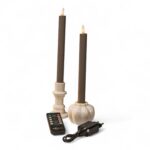 Sæt med 2 Dorsetto LED-dinerlys Charleston Gray No.243 i mørkegrå med fjernbetjening, realistiske og genopladelige, produceret i henhold til ISO 9001-standarder